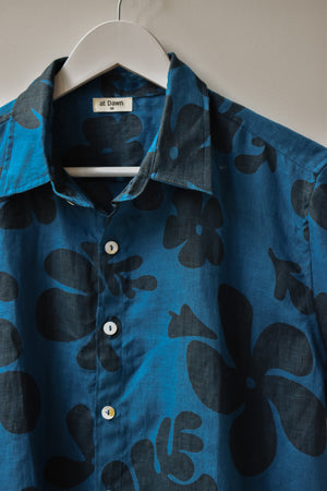 
                  
                    Men's Linen S/S Shirt - Pua Kenikeni
                  
                